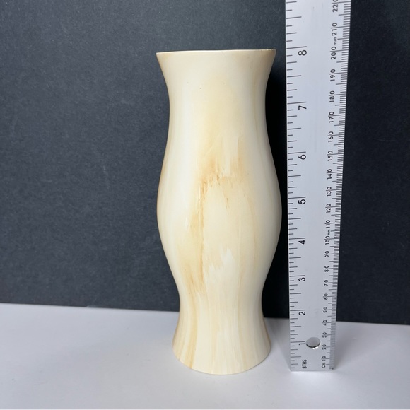 UO Urban Outfitters Alia Resin Boho Marble Like Deco Hippie Art Farm Curvy Vase - Picture 7 of 9